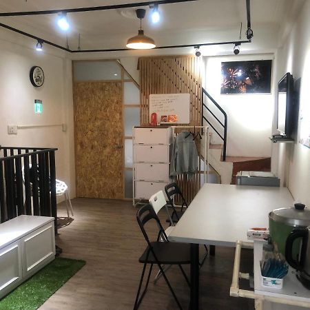 Simple Walk Guest House 小公寓 Tainan Exterior photo